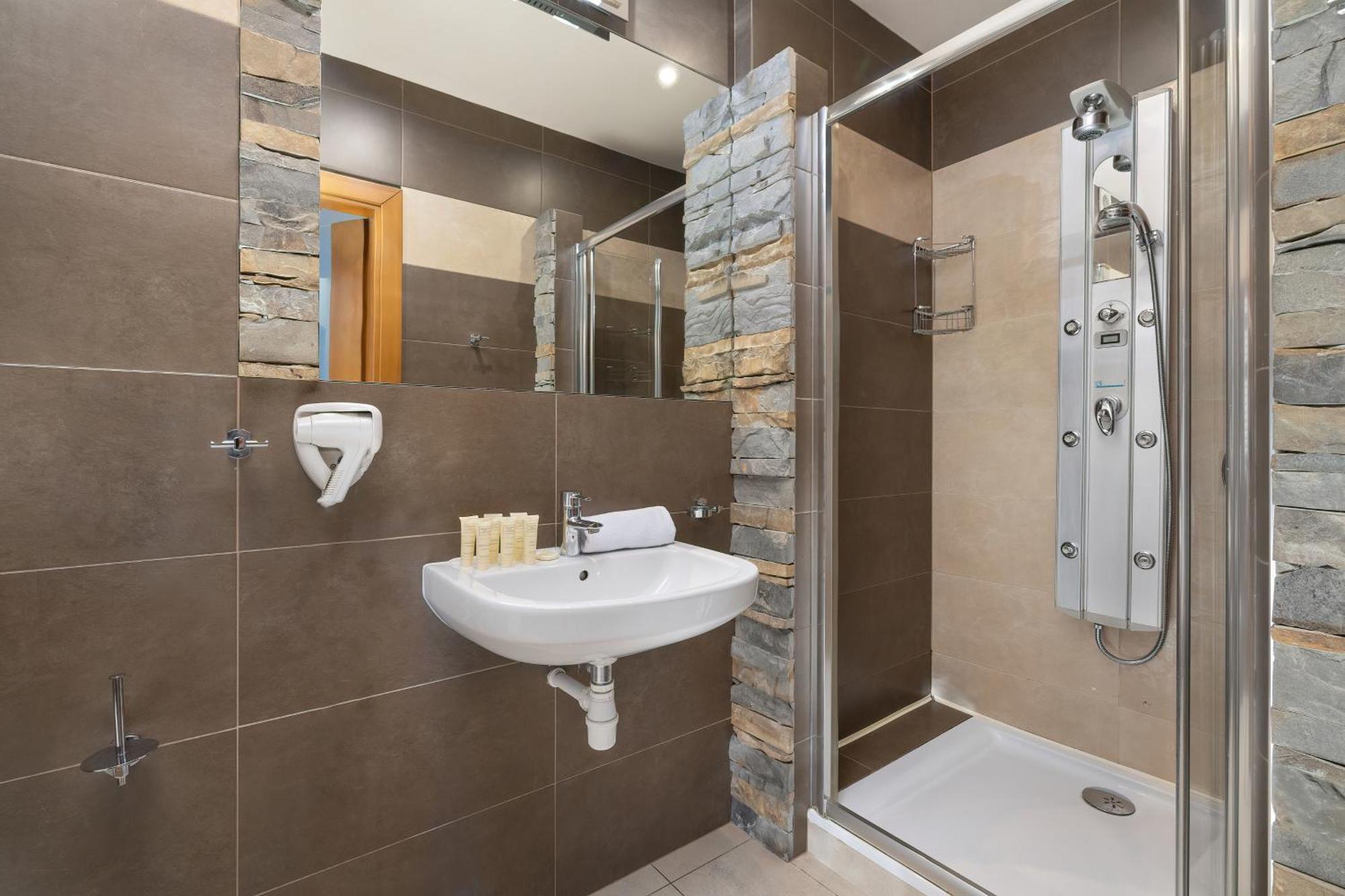 Przestronne Apartamenty W Zakopanem Z Trzema Sypialniami I Parkingiem By Noclegi Renters Kültér fotó
